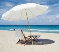 La leadership sotto l’ombrellone. La leadership sotto l’ombrellone.